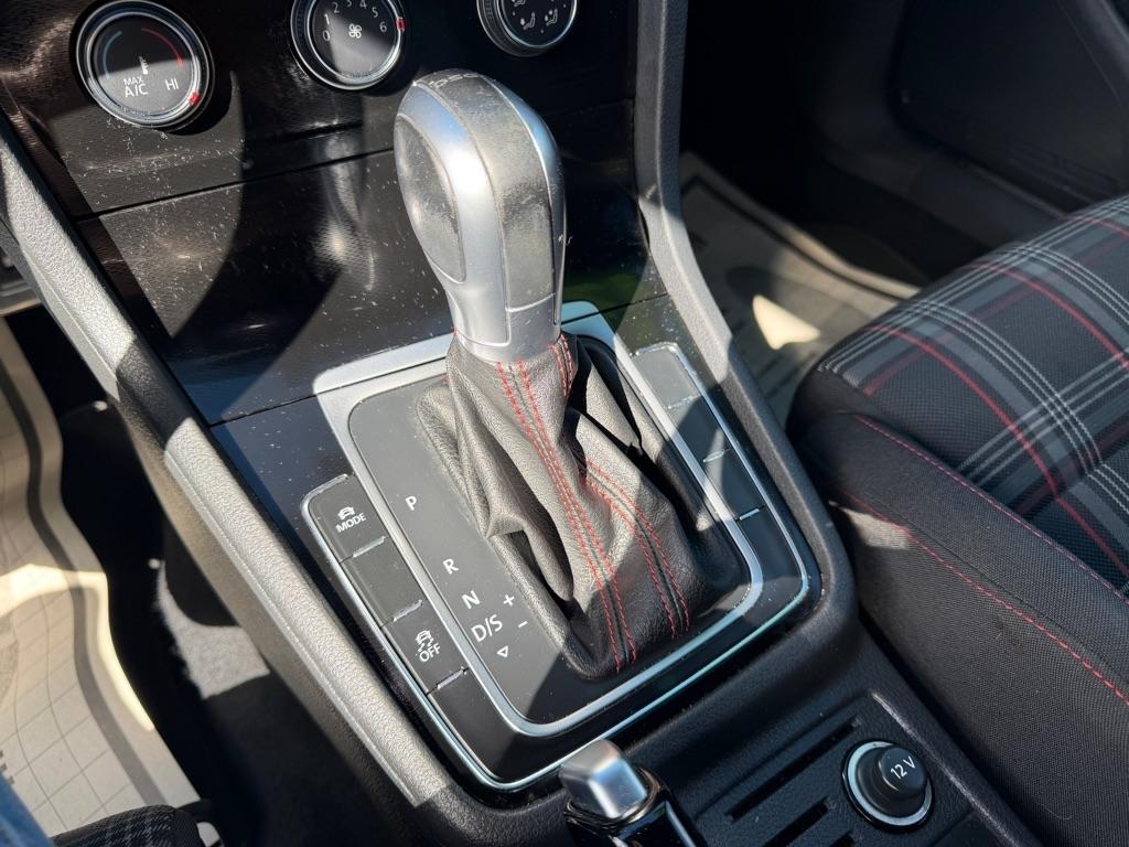 Volkswagen Golf GTI S 6A 4-Door 2017