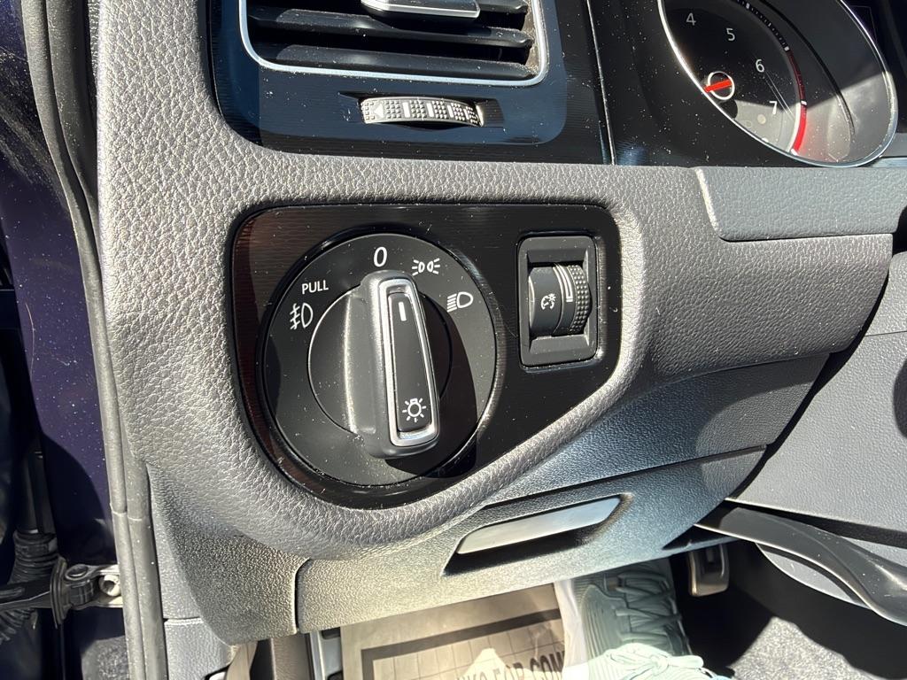 Volkswagen Golf GTI S 6A 4-Door 2017