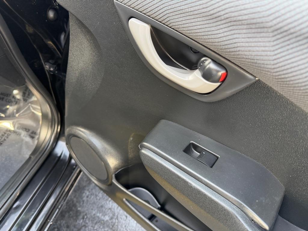 Honda Fit 5-Speed AT 2011