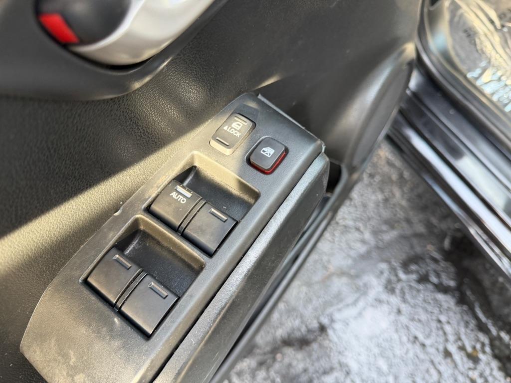 Honda Fit 5-Speed AT 2011