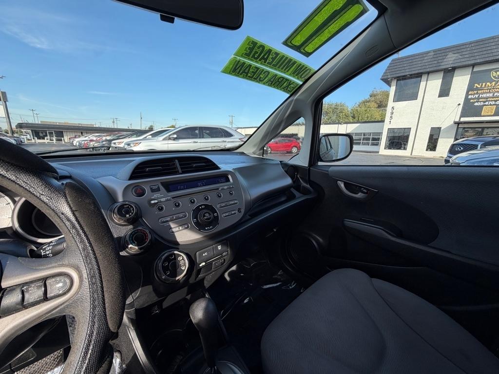 Honda Fit 5-Speed AT 2011