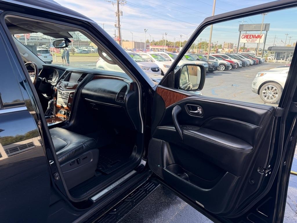 Infiniti QX80 LUXE 2019