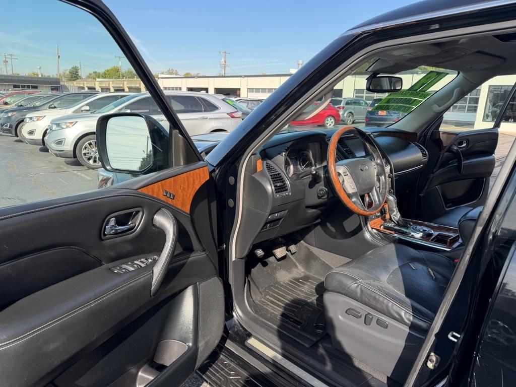 Infiniti QX80 LUXE 2019