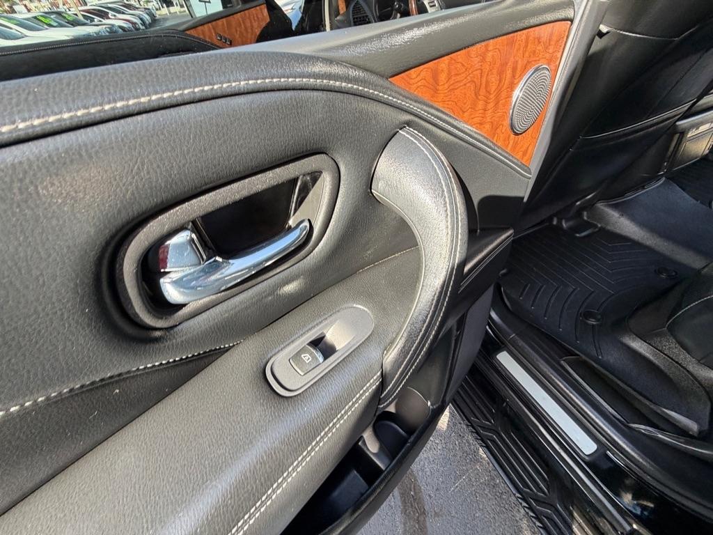 Infiniti QX80 LUXE 2019