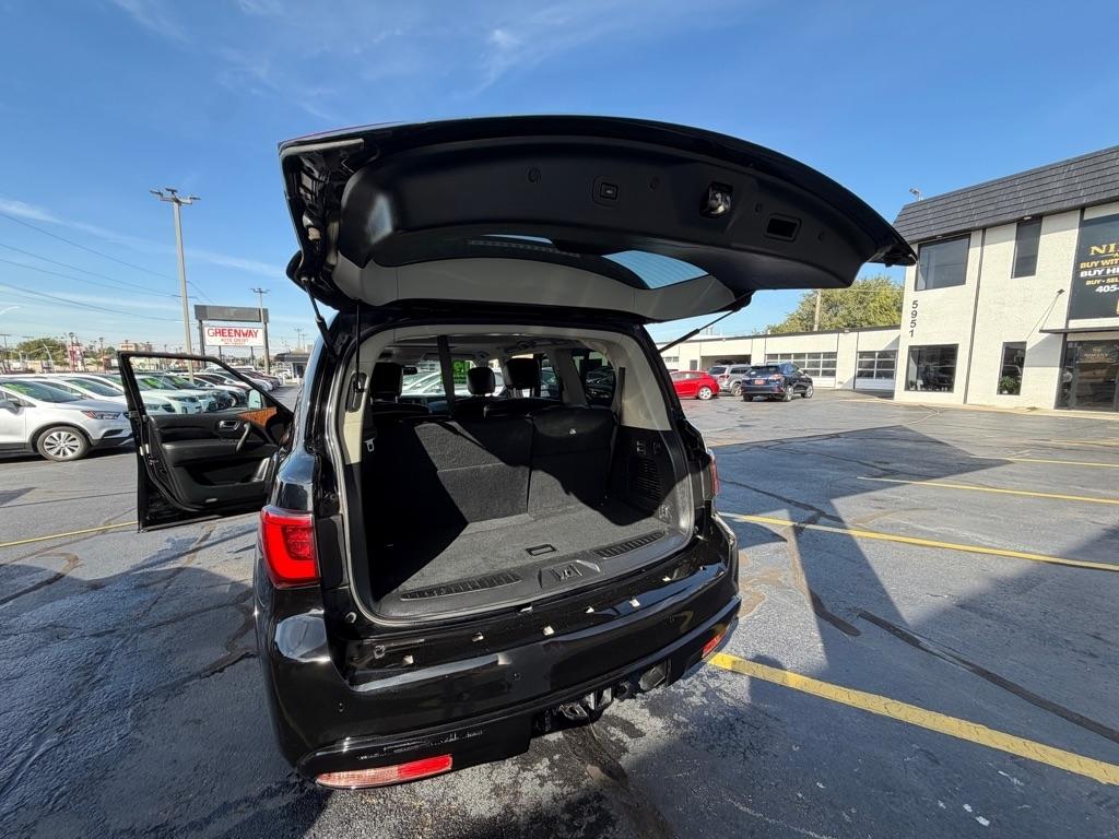 Infiniti QX80 LUXE 2019