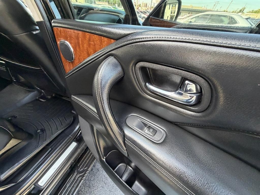 Infiniti QX80 LUXE 2019