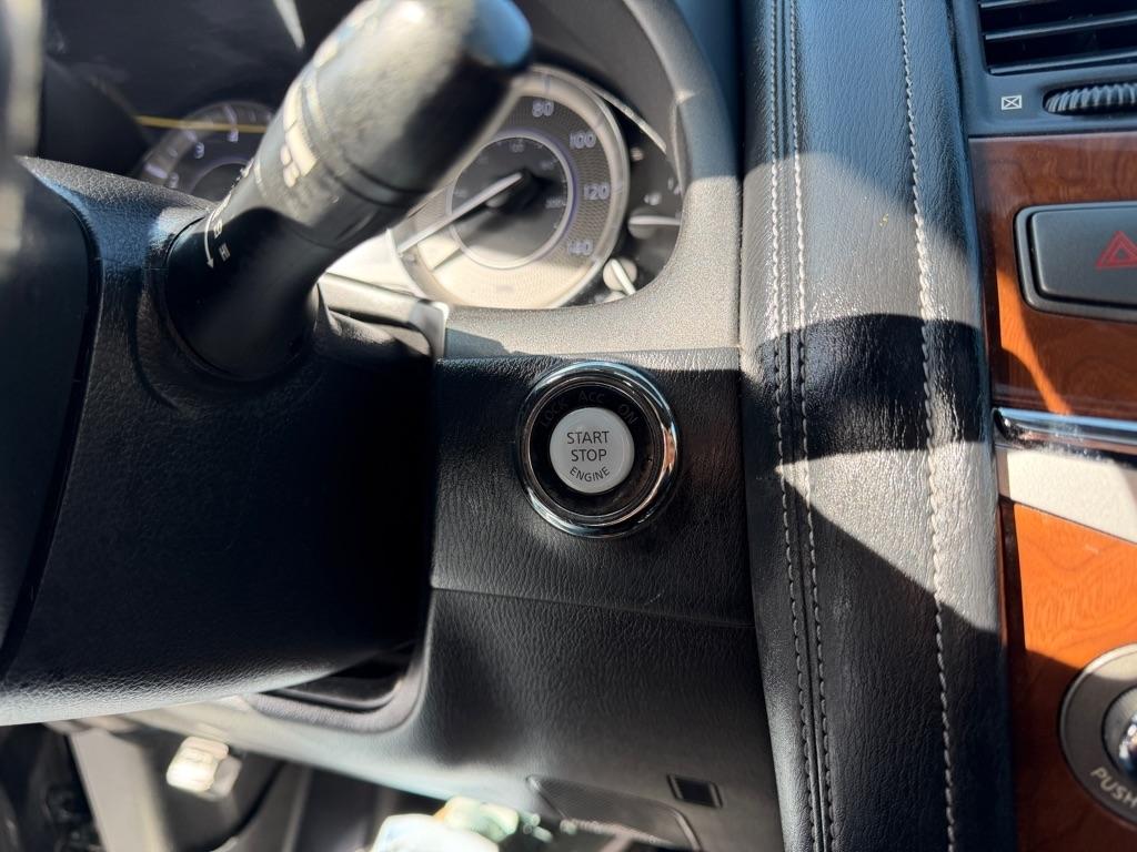 Infiniti QX80 LUXE 2019
