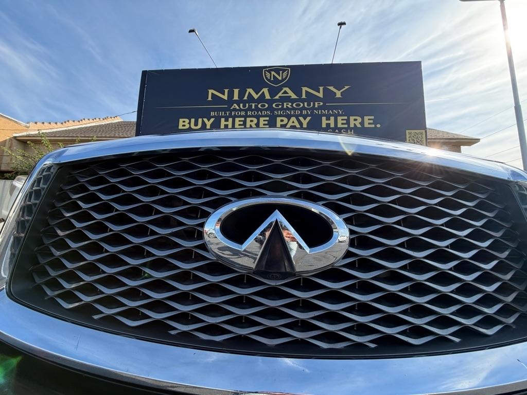 Infiniti QX80 LUXE 2019