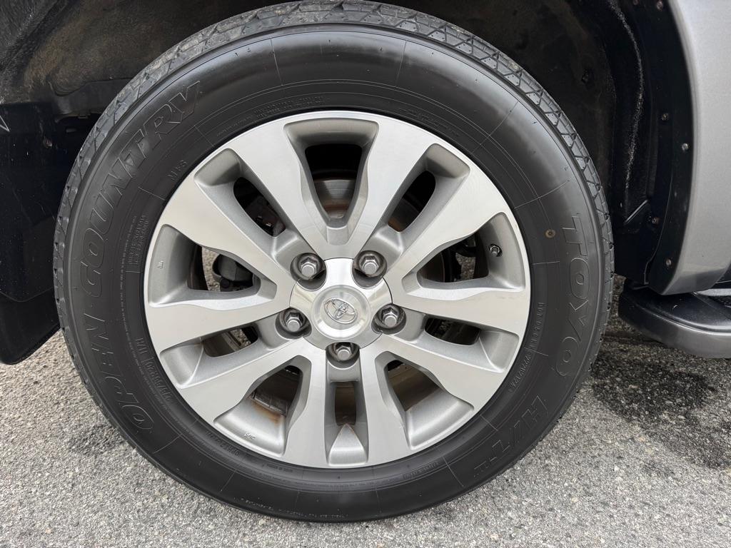 Toyota Sequoia Limited 4WD FFV 2017