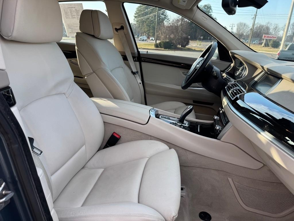 BMW 5-Series Gran Turismo 535i 2011