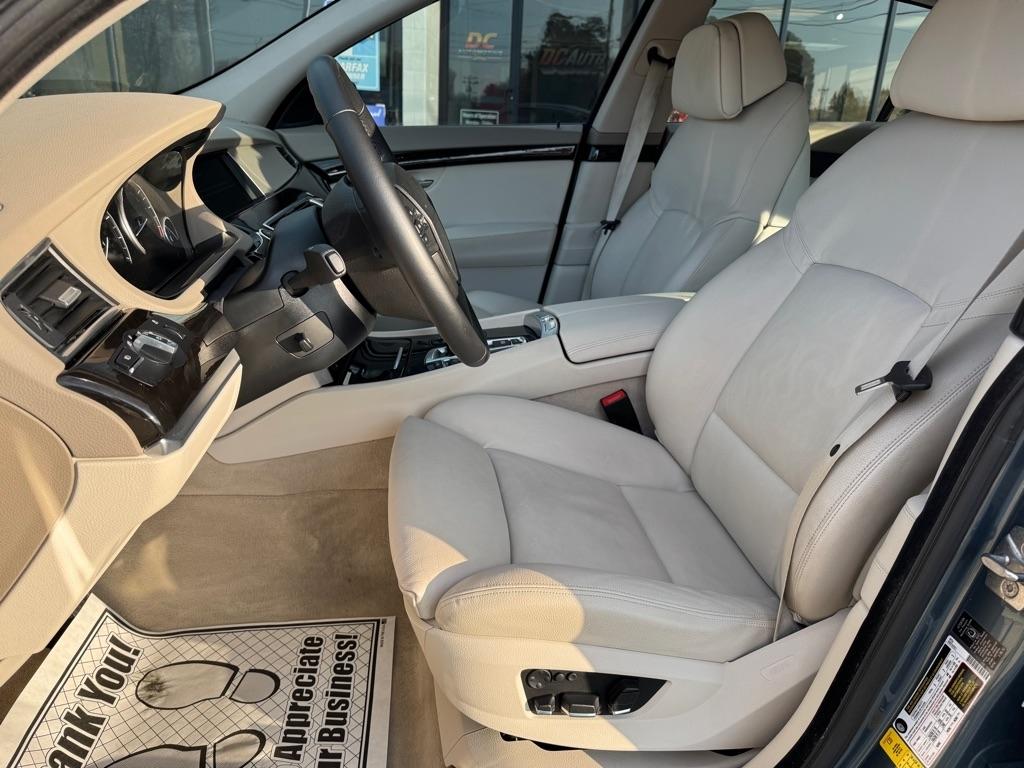 BMW 5-Series Gran Turismo 535i 2011