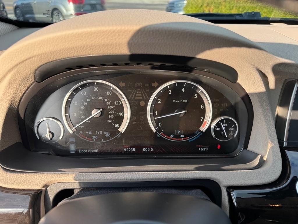 BMW 5-Series Gran Turismo 535i 2011