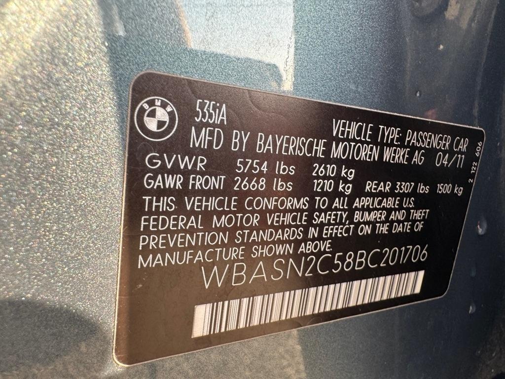 BMW 5-Series Gran Turismo 535i 2011