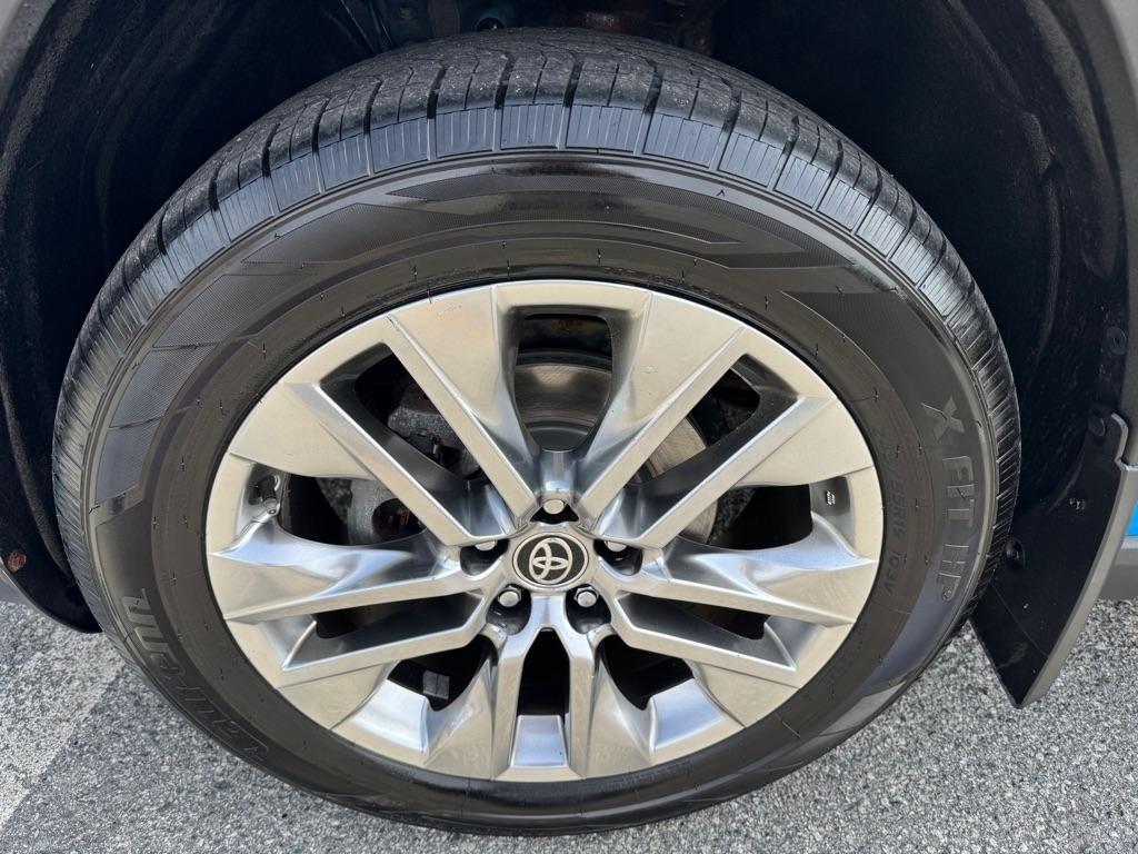 Toyota RAV4 XLE Premium AWD 2020