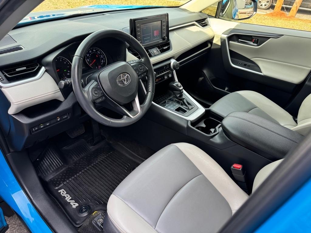 Toyota RAV4 XLE Premium AWD 2020