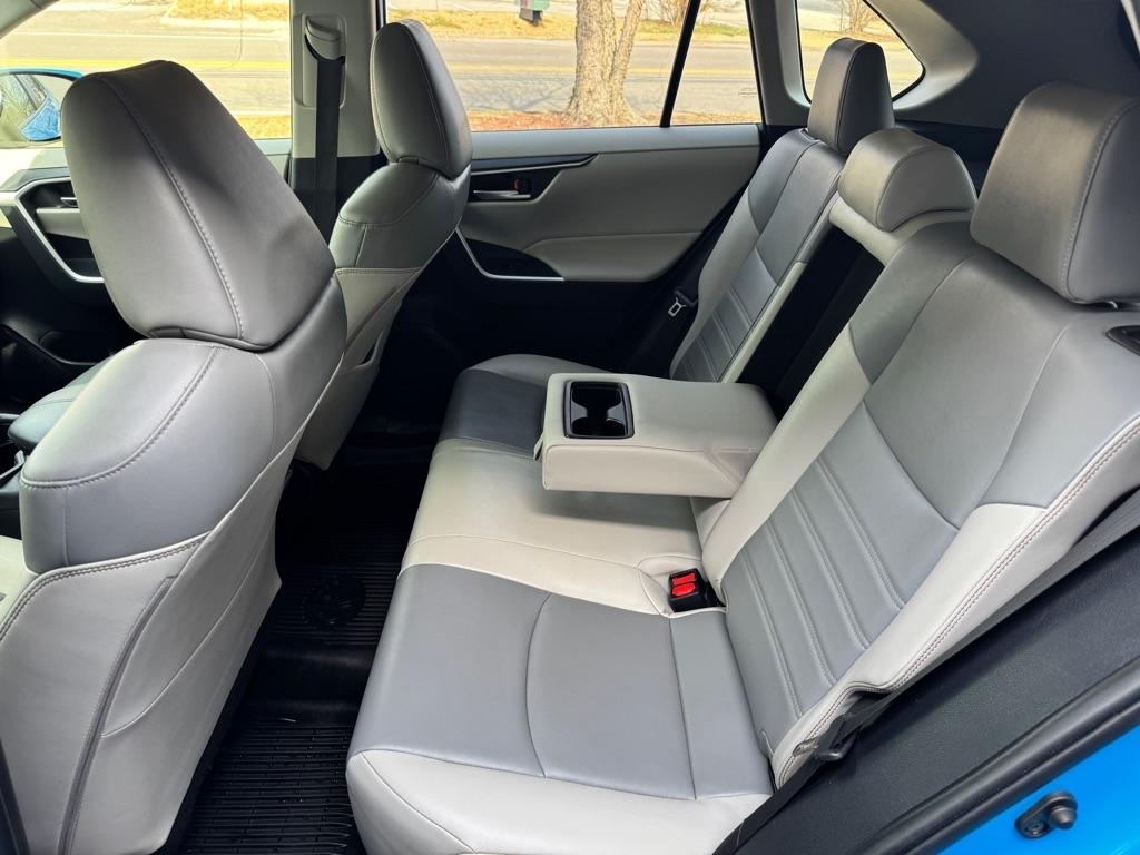 Toyota RAV4 XLE Premium AWD 2020