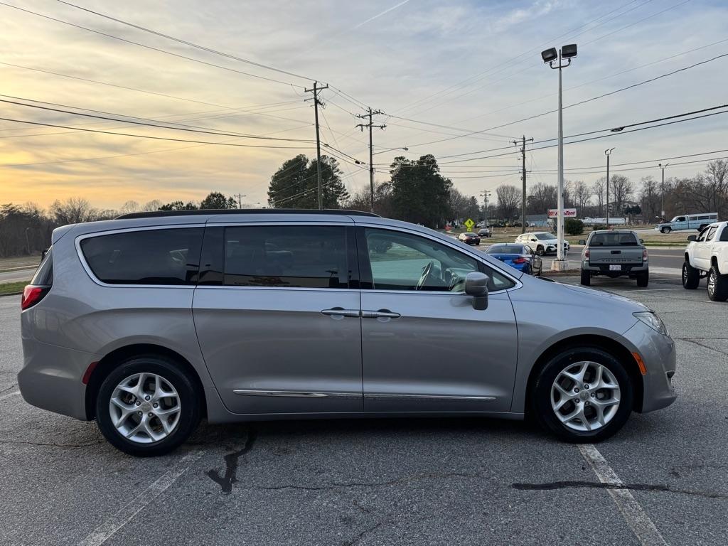 Chrysler Pacifica Touring-L 2017