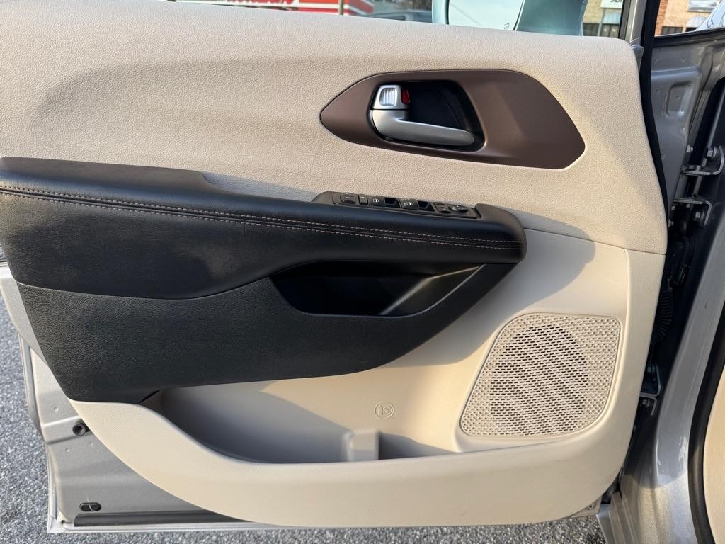 Chrysler Pacifica Touring-L 2017