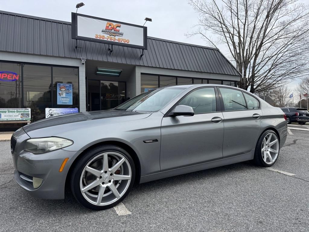 BMW 5-Series 550i 2011