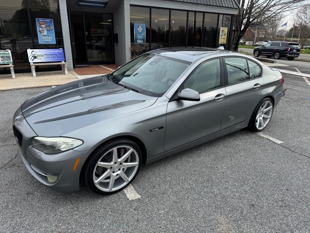 BMW 5-Series 550i 2011