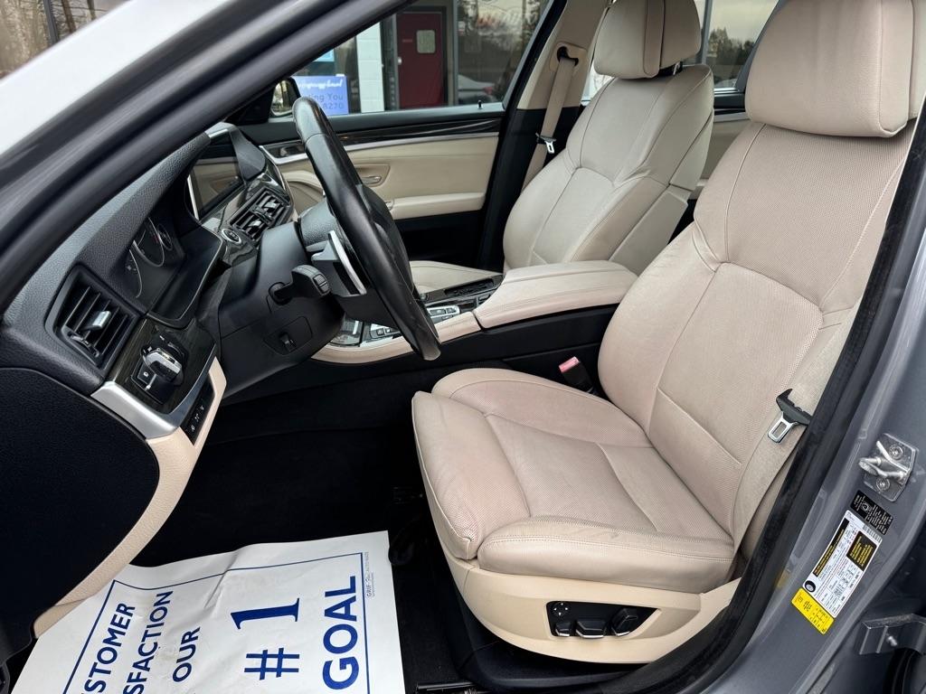 BMW 5-Series 550i 2011