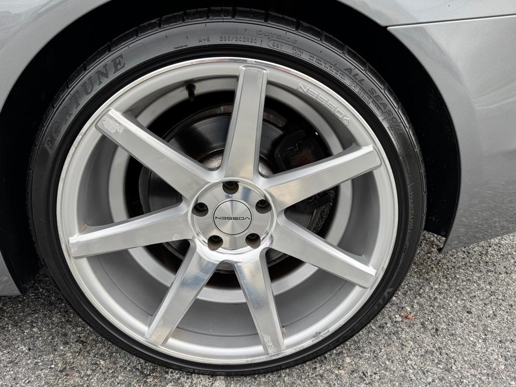 BMW 5-Series 550i 2011