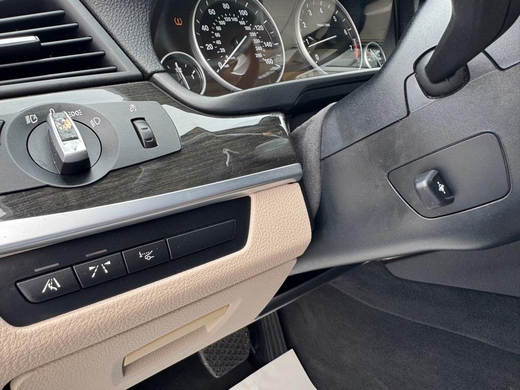 BMW 5-Series 550i 2011