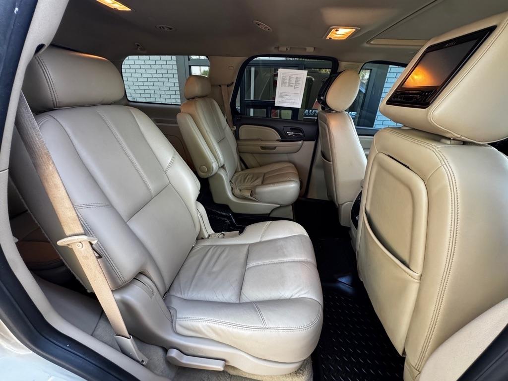 GMC Yukon Denali AWD 2008