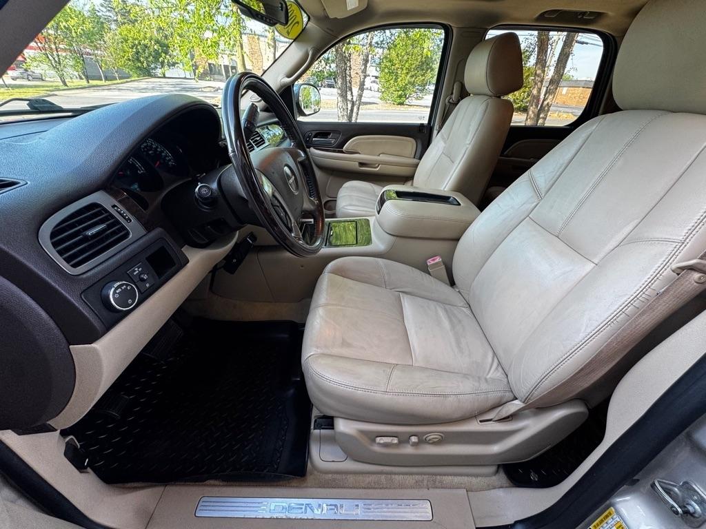 GMC Yukon Denali AWD 2008