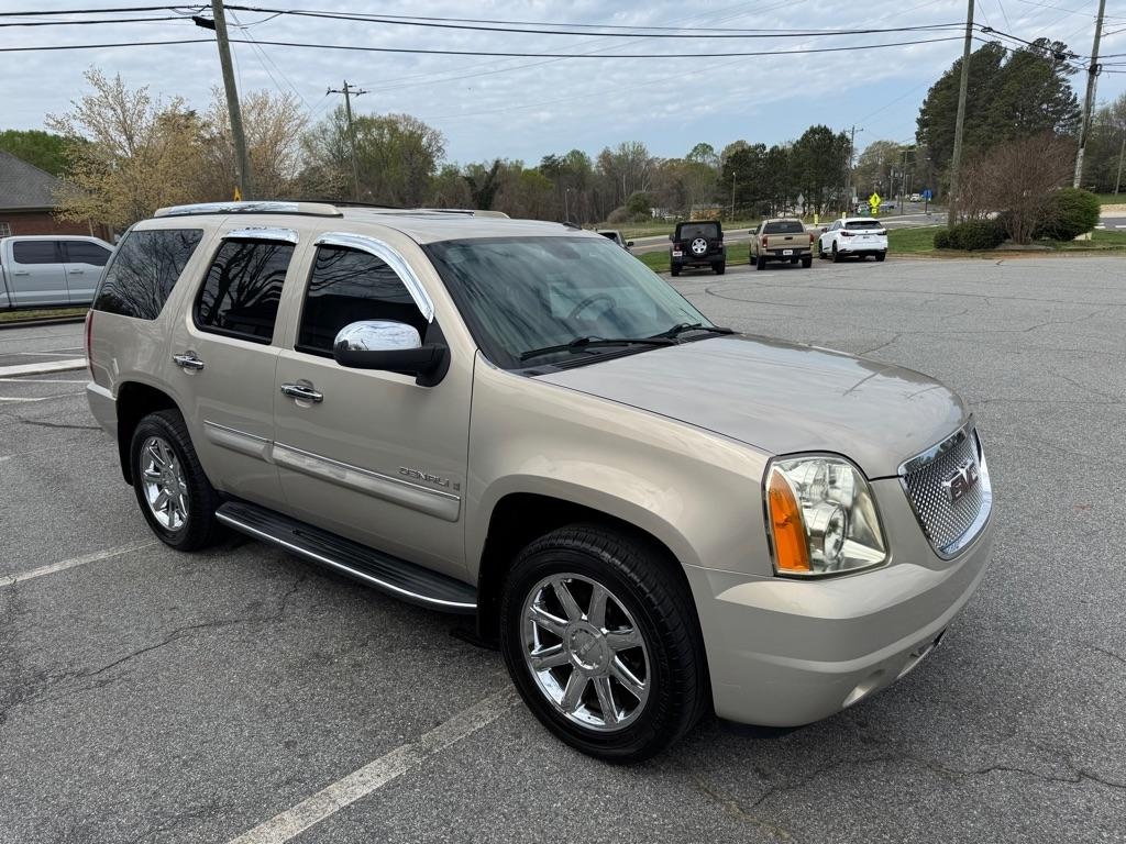 GMC Yukon Denali AWD 2008