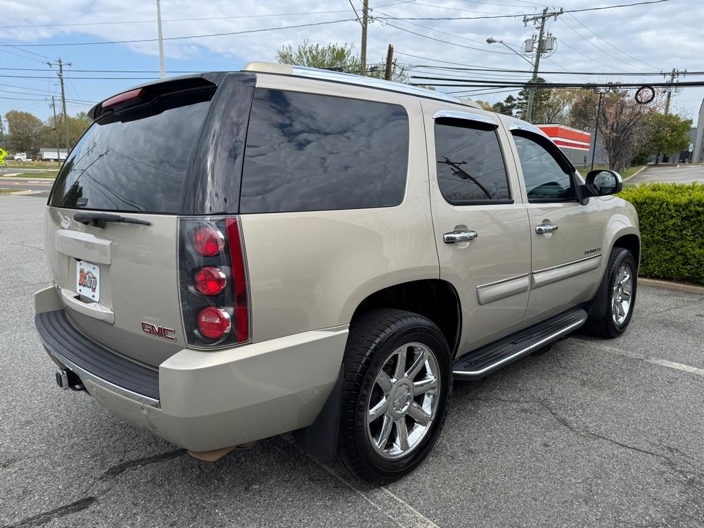 GMC Yukon Denali AWD 2008