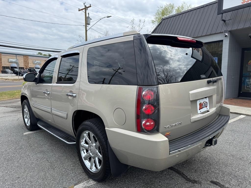 GMC Yukon Denali AWD 2008