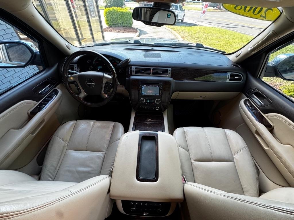 GMC Yukon Denali AWD 2008