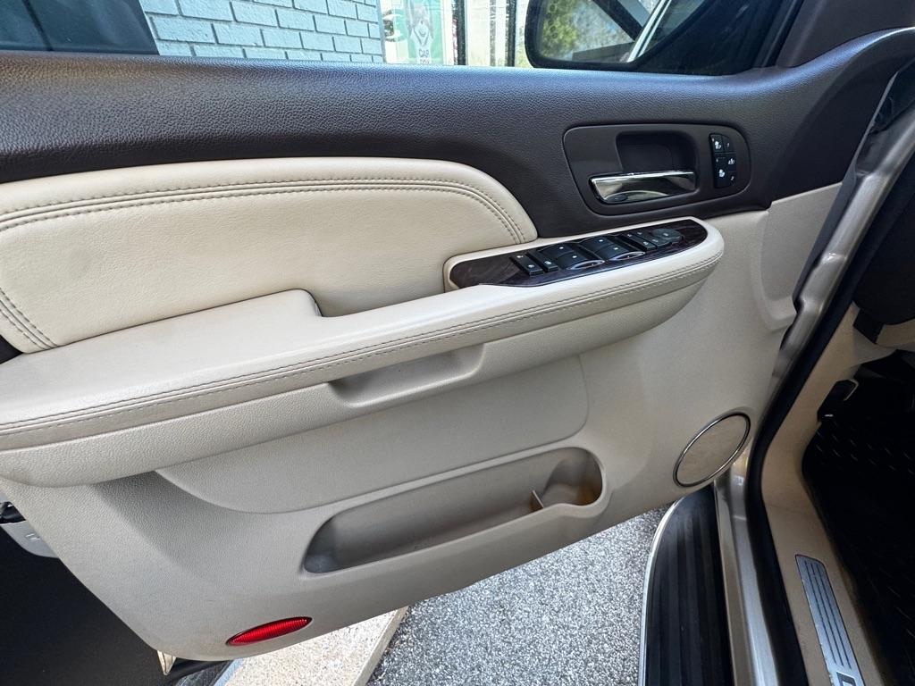 GMC Yukon Denali AWD 2008