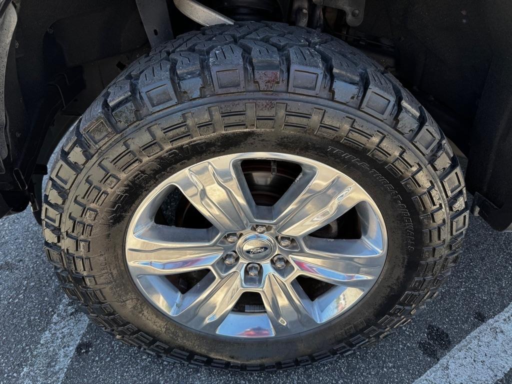 Ford F-150 Platinum SuperCrew 5.5-ft. Bed 4WD 2015