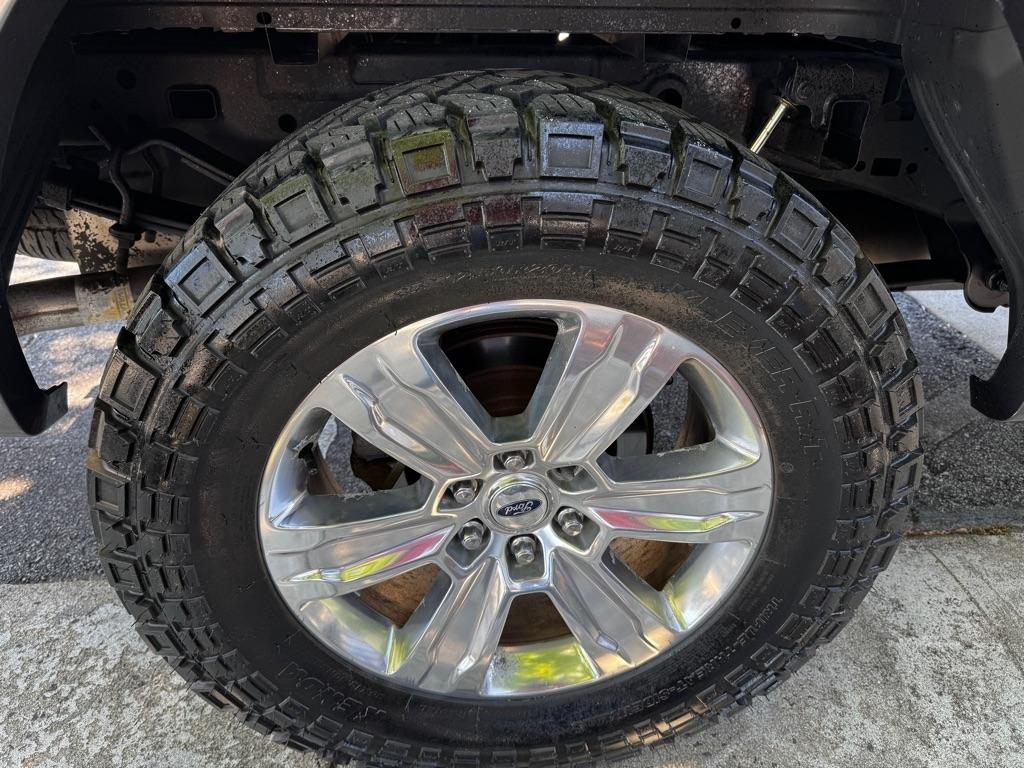 Ford F-150 Platinum SuperCrew 5.5-ft. Bed 4WD 2015