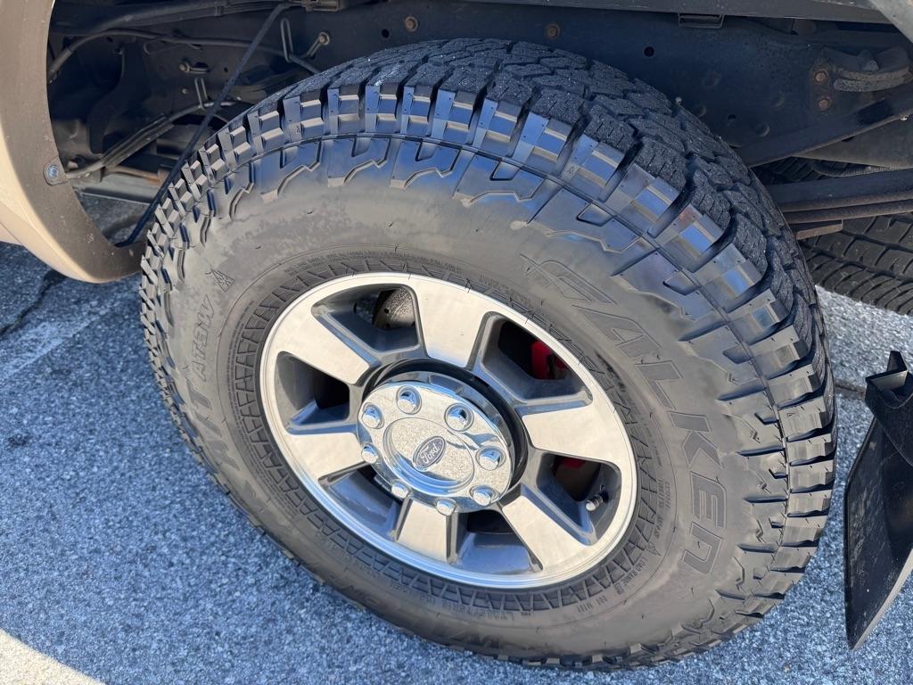 Ford F-250 SD Lariat Crew Cab 4WD 2011