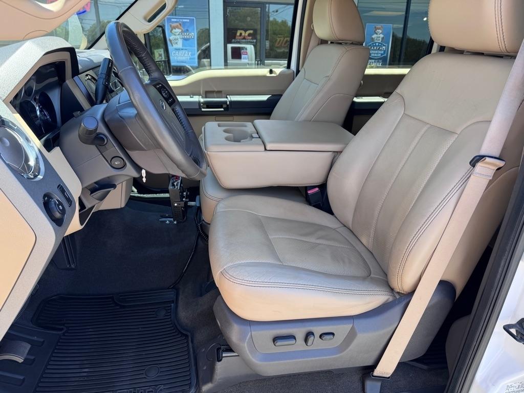 Ford F-250 SD Lariat Crew Cab 4WD 2011