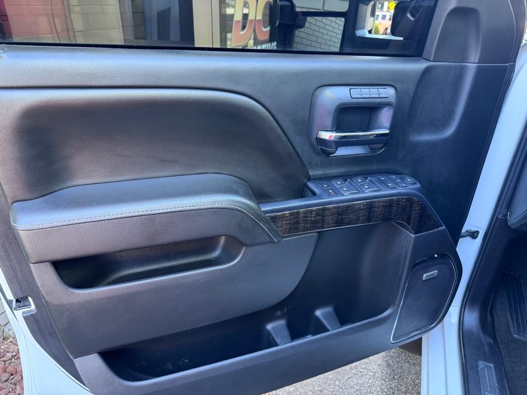 GMC Sierra 3500HD Denali Crew Cab 4WD 2015