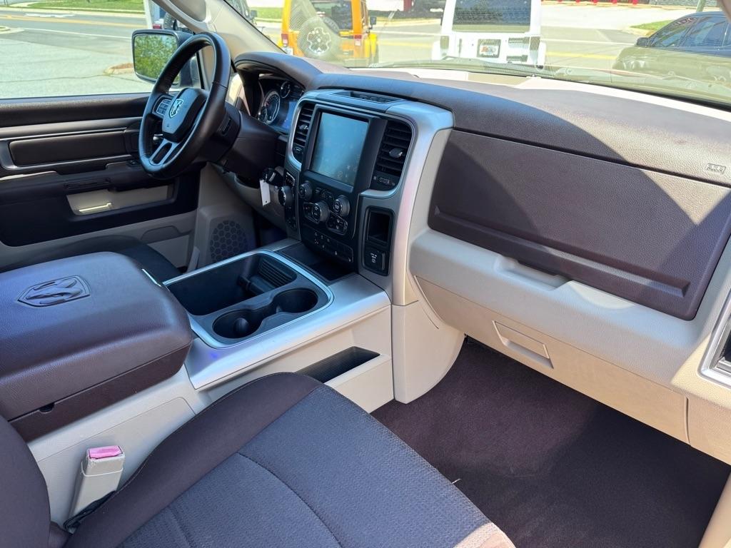 RAM 1500 Outdoorsman 4x4 Crew Cab 5'7" Box 2016