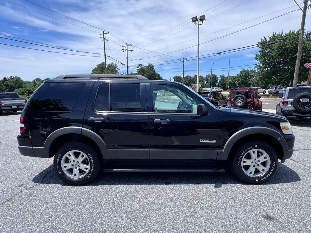 Ford Explorer XLT 4.0L 2WD 2006