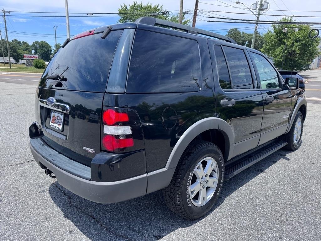 Ford Explorer XLT 4.0L 2WD 2006