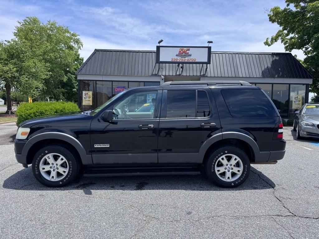 Ford Explorer XLT 4.0L 2WD 2006