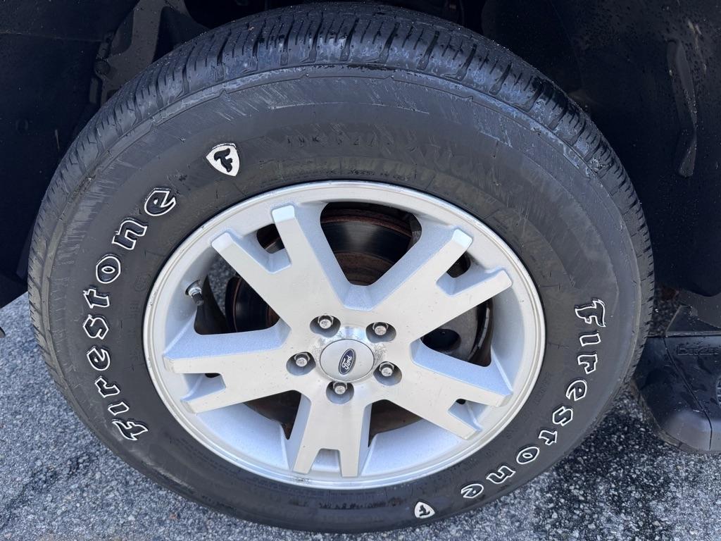Ford Explorer XLT 4.0L 2WD 2006