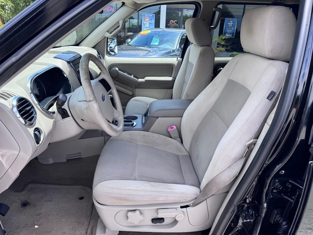 Ford Explorer XLT 4.0L 2WD 2006