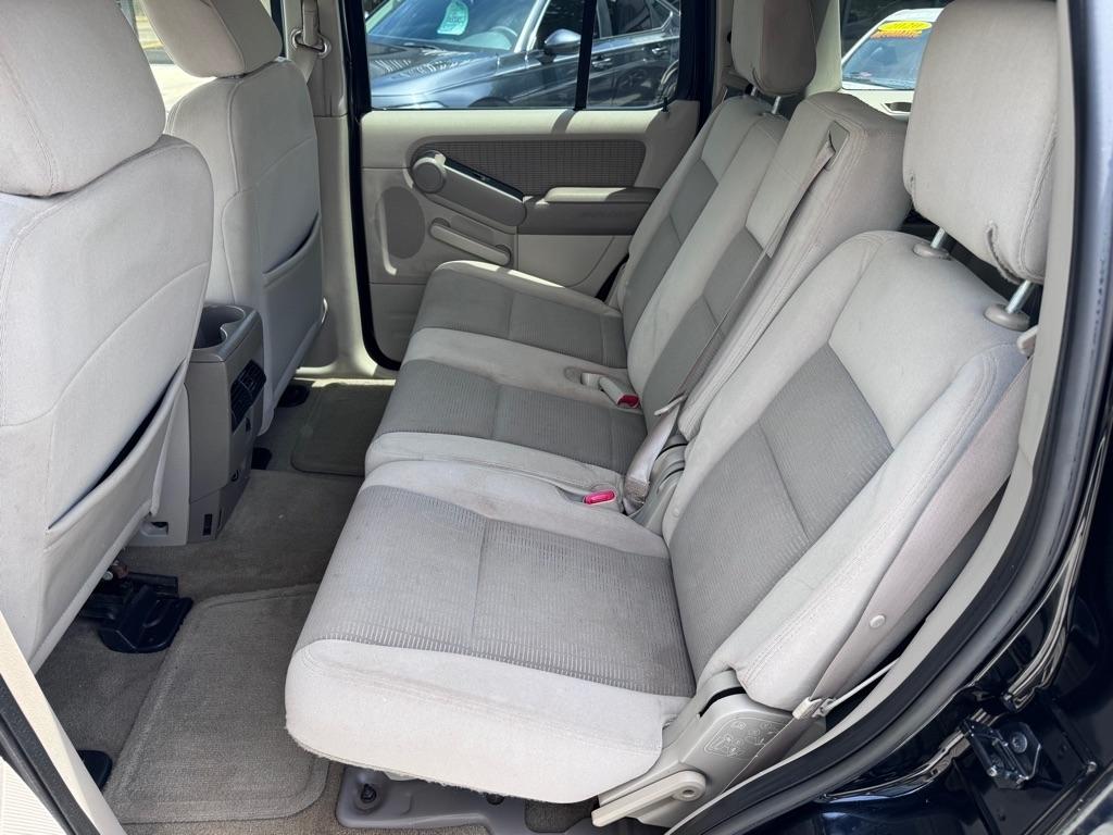 Ford Explorer XLT 4.0L 2WD 2006