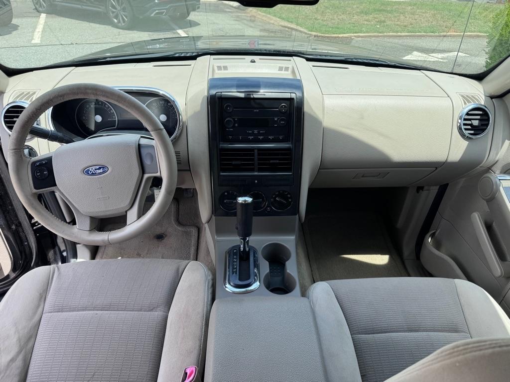 Ford Explorer XLT 4.0L 2WD 2006
