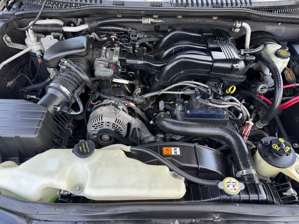 Ford Explorer XLT 4.0L 2WD 2006