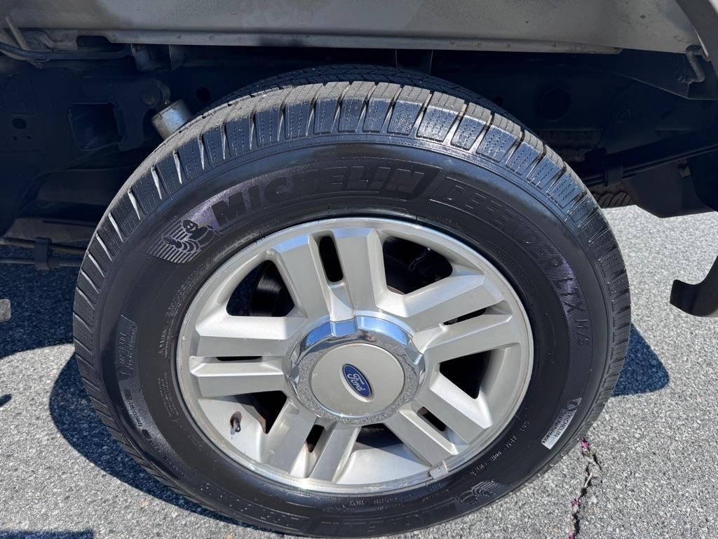 Ford F-150 Lariat SuperCrew 2WD 2004
