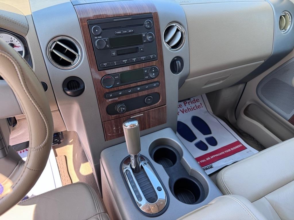 Ford F-150 Lariat SuperCrew 2WD 2004
